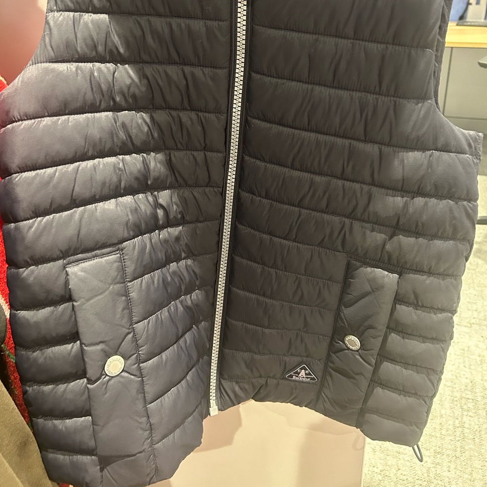 FLASH SALE! 
Barbour hooded Fibre Down Jacket in size 34/4 in Navy!!!